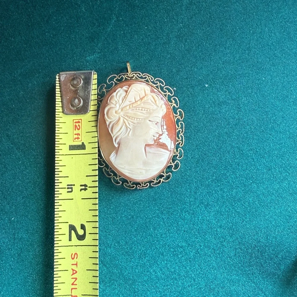 Vintage 12K Gold-Filled‎ Cameo Pendant Brooch